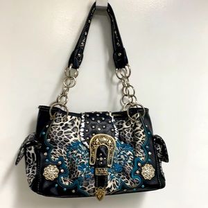 Cowgirl trendy shoulder length bag.